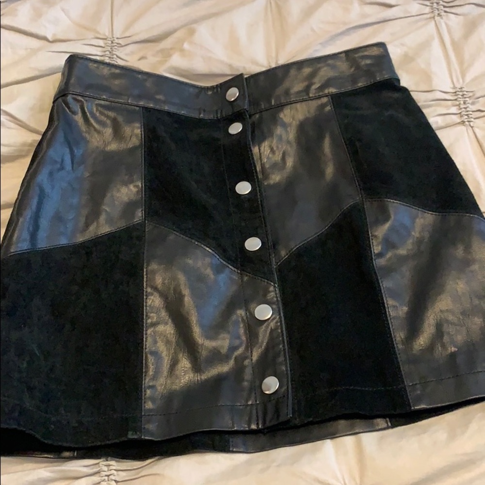 Patterned leather miniskirt